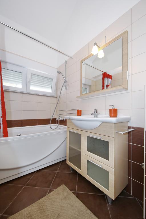 Apartments Matkovic Sveti Filip i Jakov Zewnętrze zdjęcie